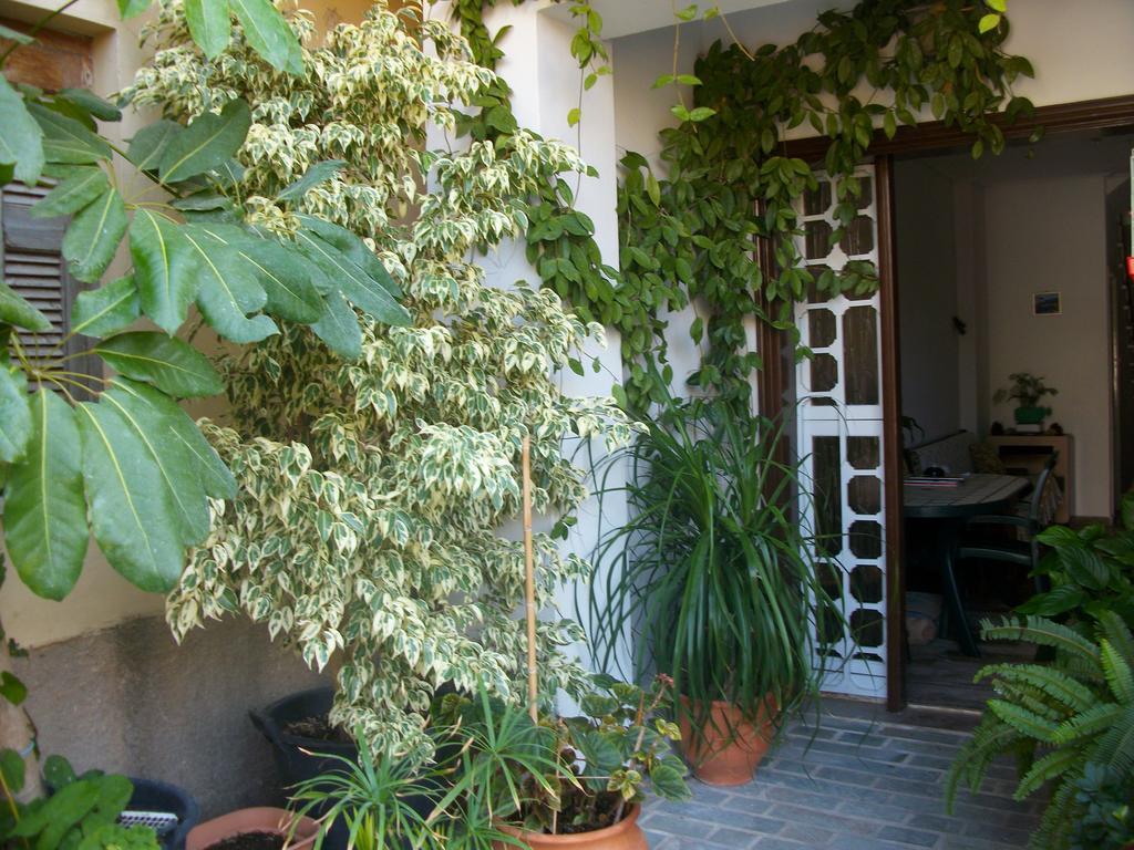 Jasmine'S Guest House Карловаси Номер фото